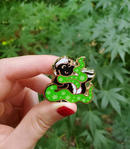 Kolorspun Skunk Enamel Pin