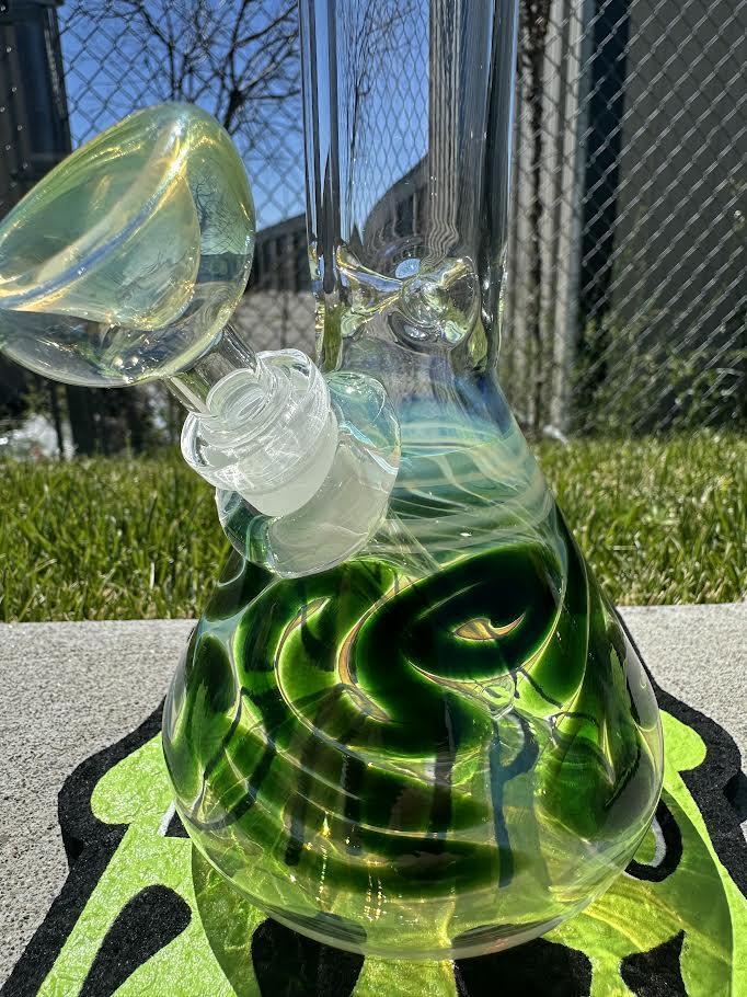 MJHoG 9" Flower Beaker - Squiggle Tech