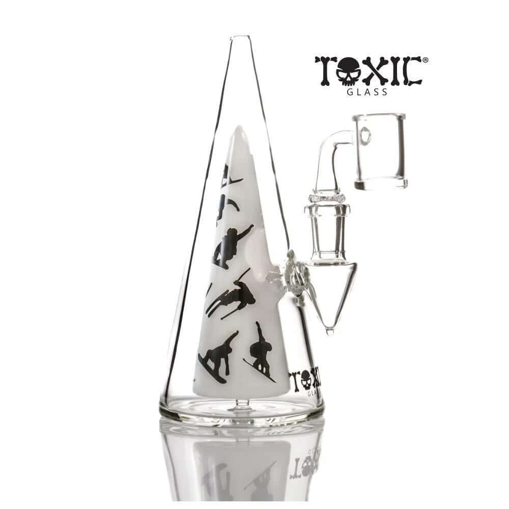 Toxic Glass Skiing Pyramid 7.3" rig featuring a unique ski-inspired design and efficient filtration for dabbing.