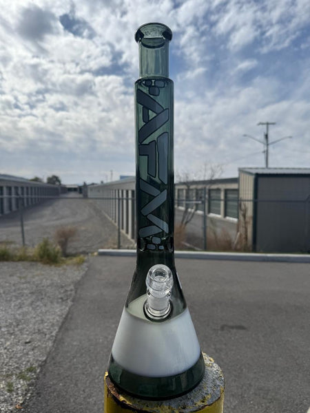 AFM Glass Quasar Beaker 14mm 45° smoke & White - Defect Beaker