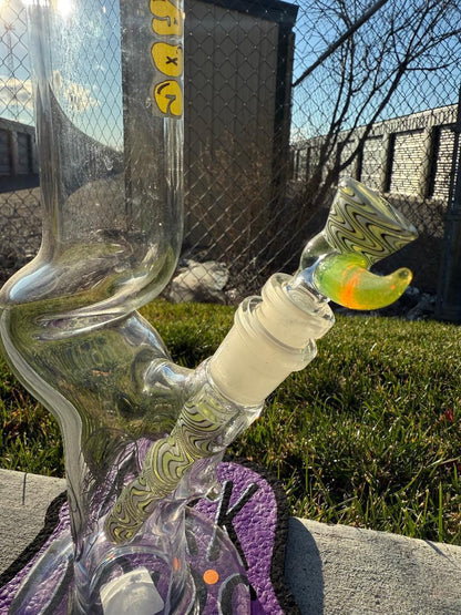 Highgrade Glass Flower Straight Tube – Green & White Wig Wag Color Accent Pistol Loop 14mm 45°