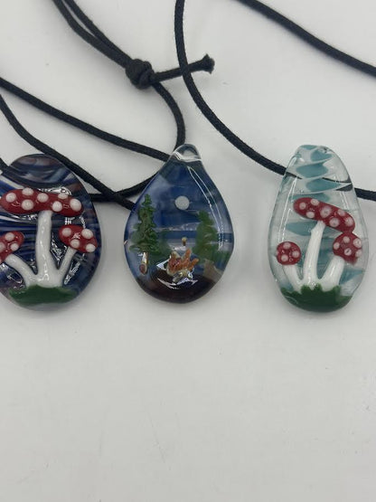 Crondo Glass Pendant - Painted Oval Scene