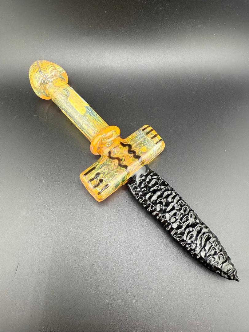 Crondo Glass Arrowhead Dagger Hand Pipe