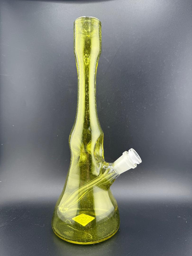Phranq Glass transparent yellow Yoshi rig with 10mm joint, showcasing CFL color-changing design.