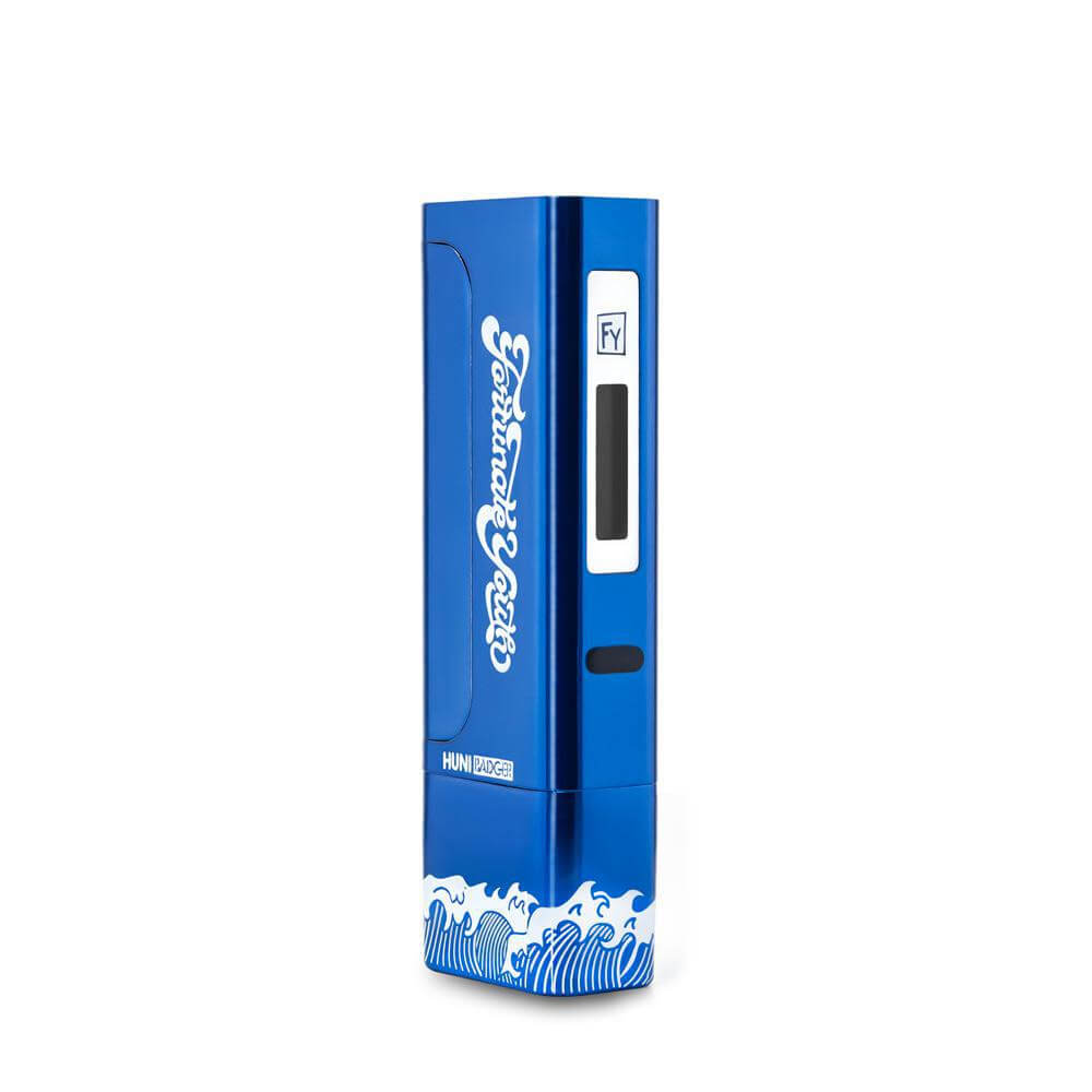 Huni Badger portable device in blue with stylish design, perfect for consuming herbal extracts on-the-go.