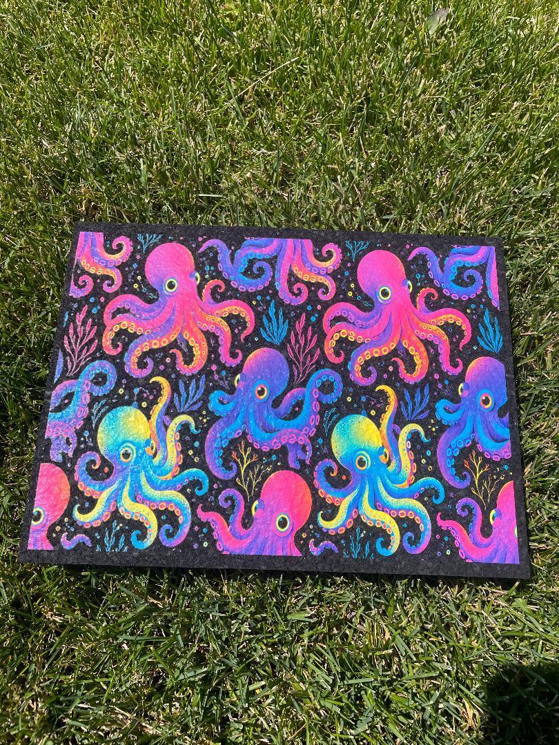 MoodMats Protective Mat – Step & Repeat Octopus