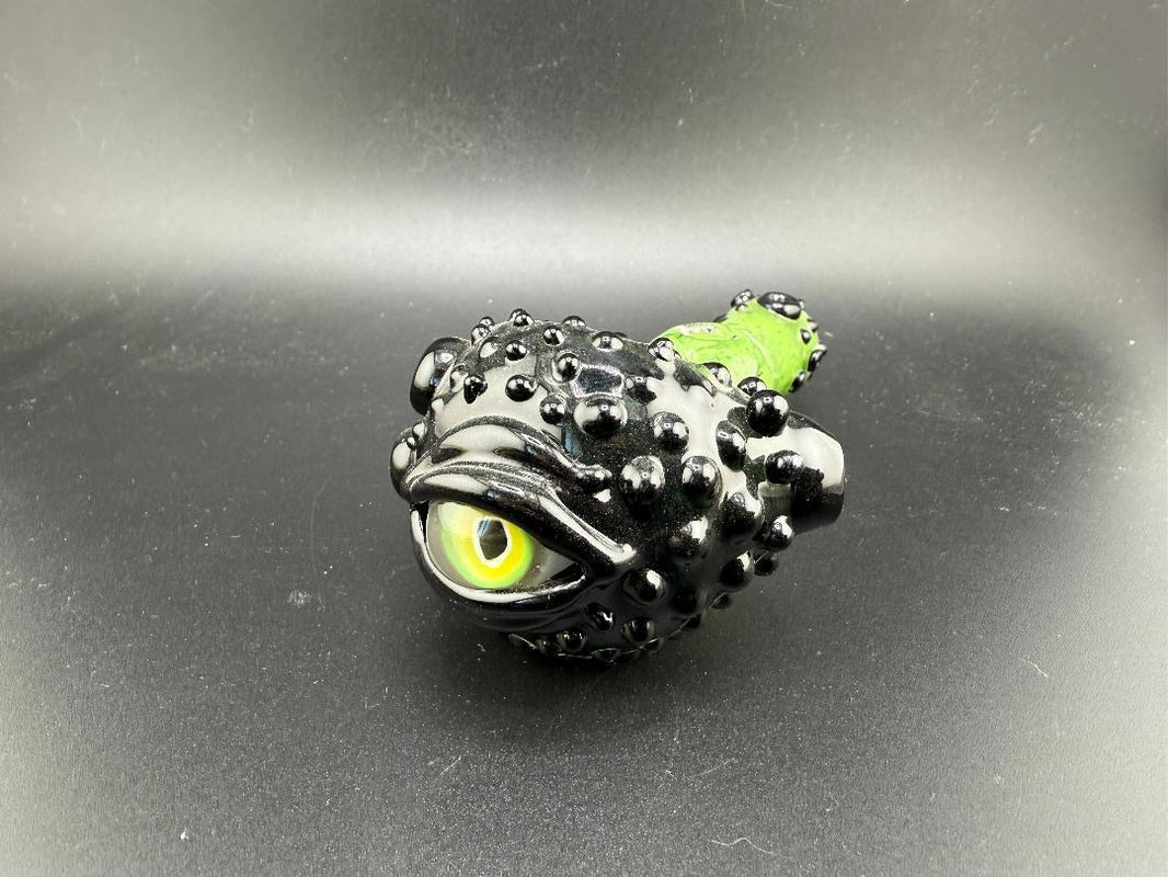Crondo Glass Eye / Teeth Hand Pipe