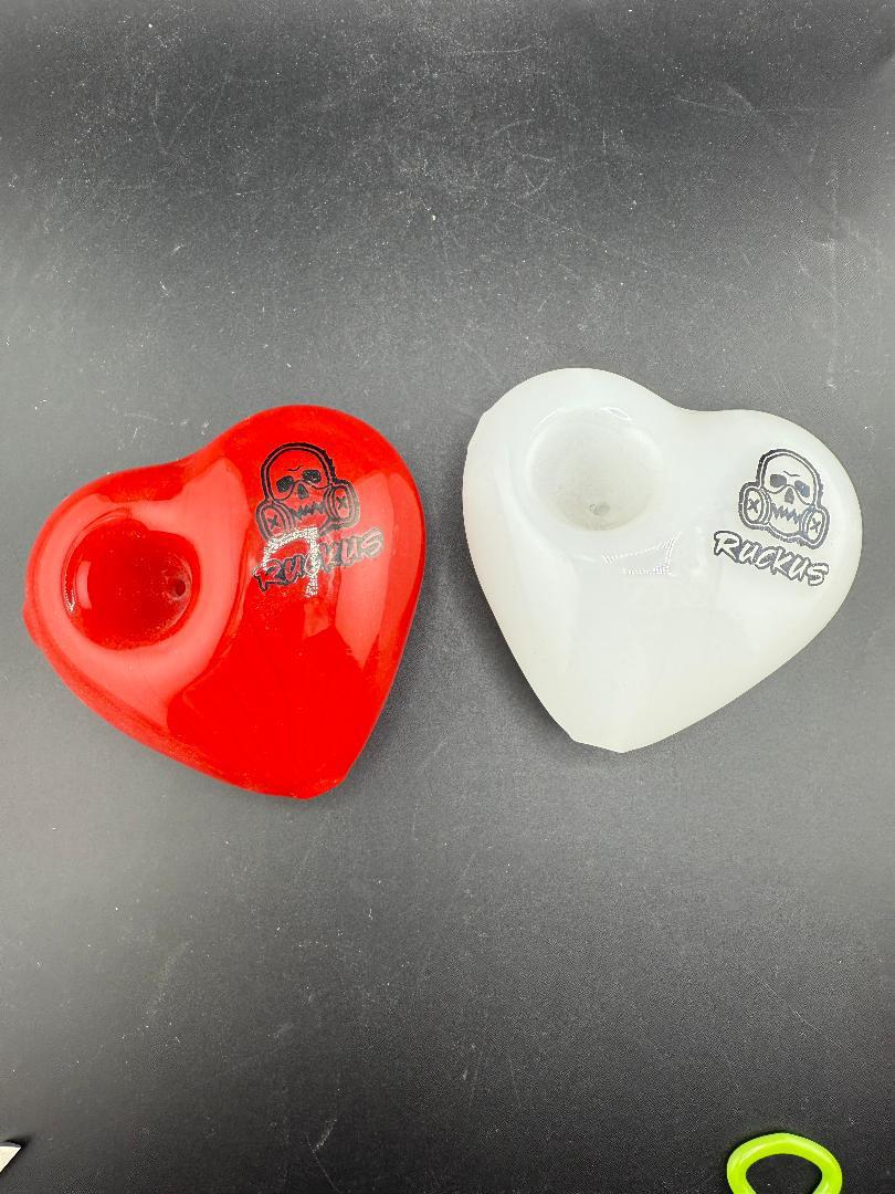 Ruckus Glass Pipe - Heart Shape