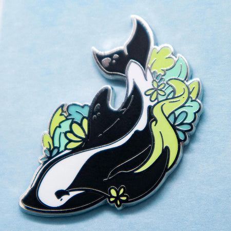 Evy Benita Pin - Hourglass Dolphin
