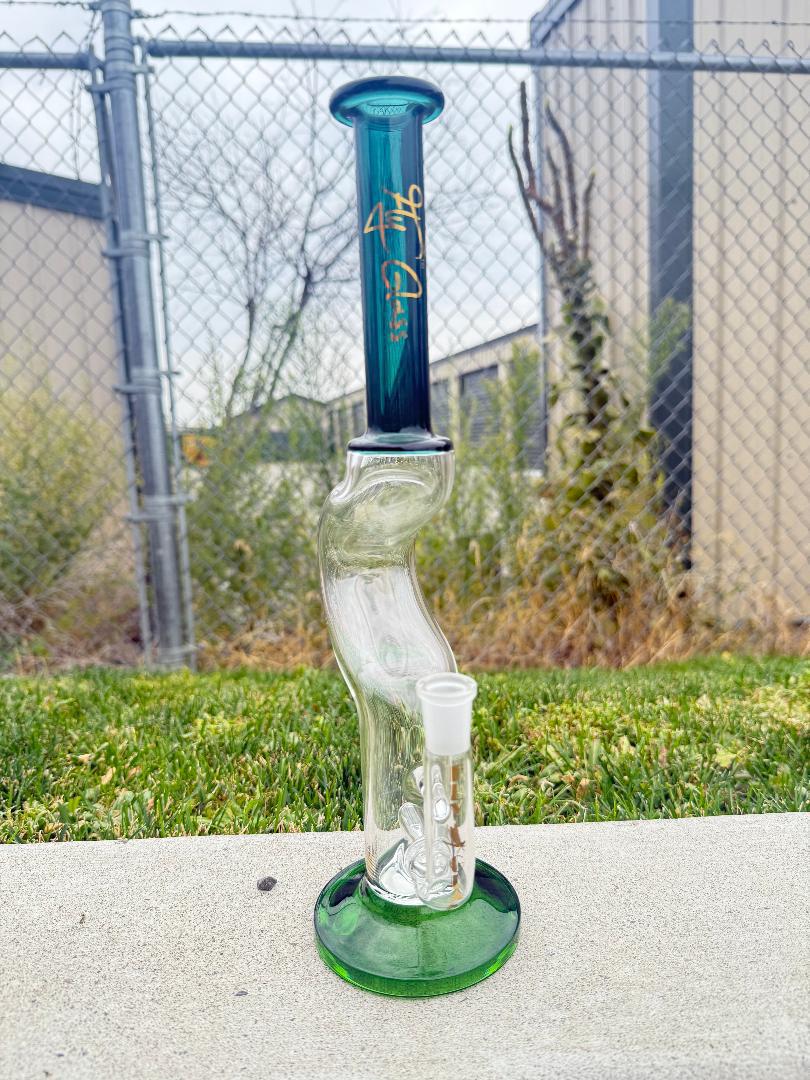 Fly Glass Curved Straight Tube 14mm 90° in dark green, showcasing sleek design and durable glass construction.