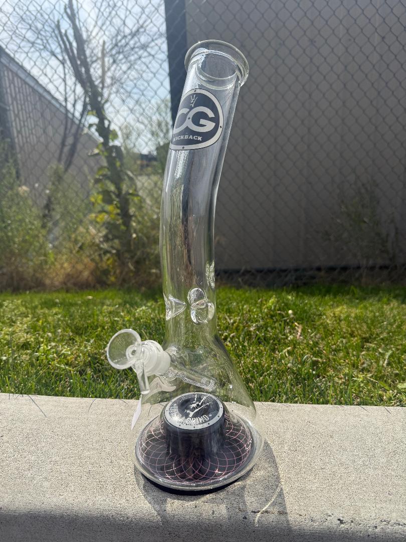 Compton Glass Kickback 17" w/ Built In Ginder
