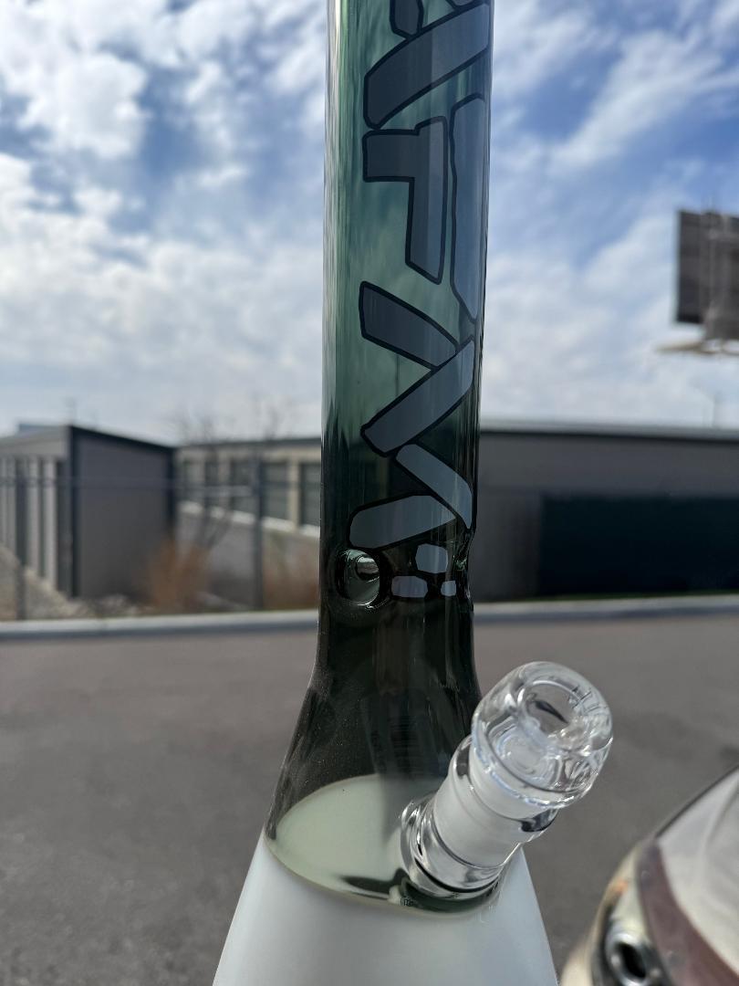 AFM Glass Quasar Beaker 14mm 45° smoke & White - Defect Beaker with smoke-colored body and clear bowl