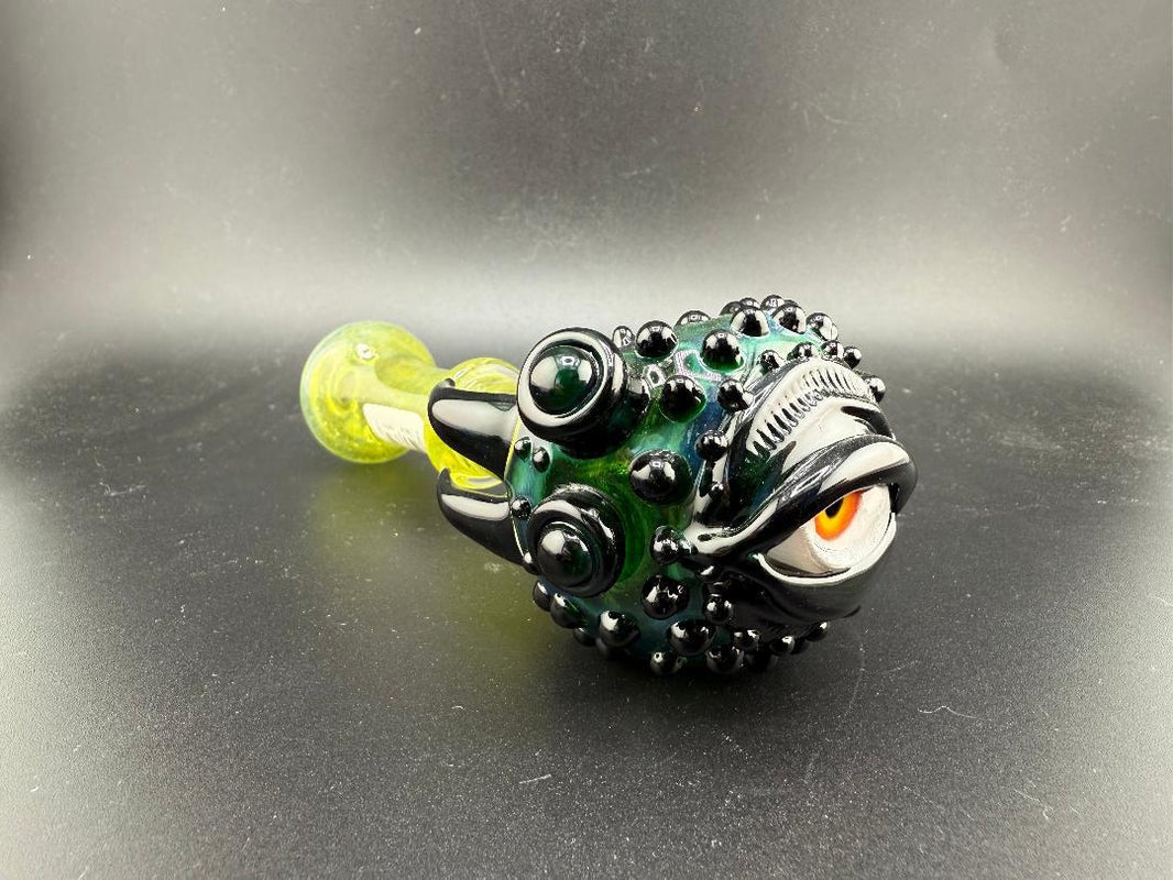 Crondo Glass Eye / Teeth Hand Pipe