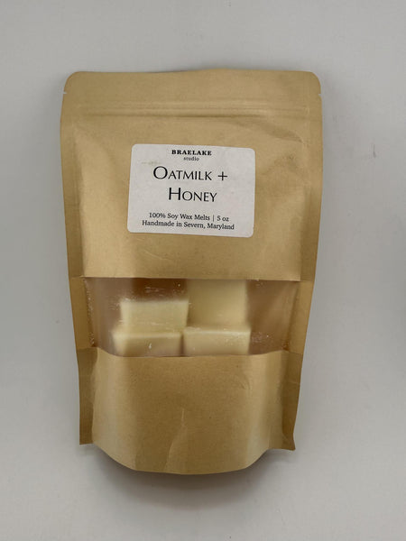Braelake Soy Wax Melts - Oatmilk & Honey, 100% soy wax melts in a beige packaging for soothing fragrance.
