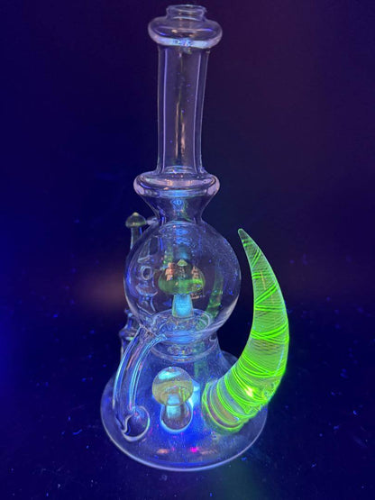 Brando Glass Blooper - Clear w/ Green UV Mushroom & Fumed Horn 10mm 90° showcasing its unique design and glowing accents.