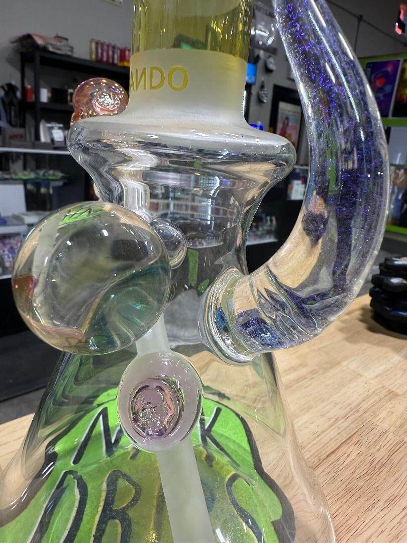 Brando Glass Flower Beaker - Sand Blasted Gold Fumed Mountain Scene 14mm 45° featuring unique glass design and details.