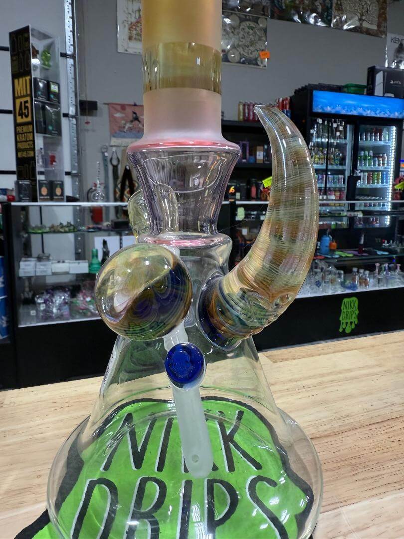 Brando Glass Flower Beaker - Sandblasted & Fumed Octopus 14mm 45° showcased in a retail display.