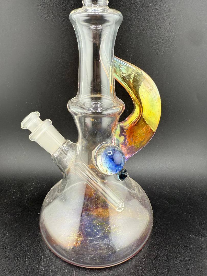 Brando Glass Mini Beaker - Fumed Bottom & Fumed Horn 10mm 45° with iridescent design and compact shape.