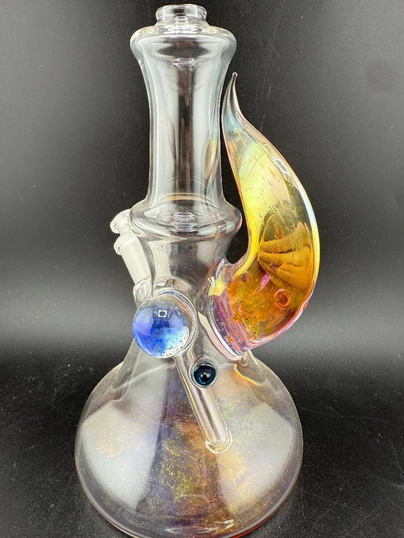 Brando Glass Mini Beaker - Fumed Bottom & Fumed Horn 10mm 45° showcasing elegant design and colorful fumed accents.