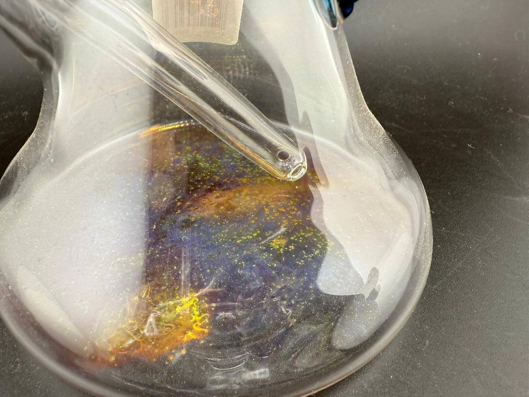 Brando Glass Mini Beaker - Fumed Bottom & Fumed Horn 10mm 45° showcasing a vibrant fume design in natural light.