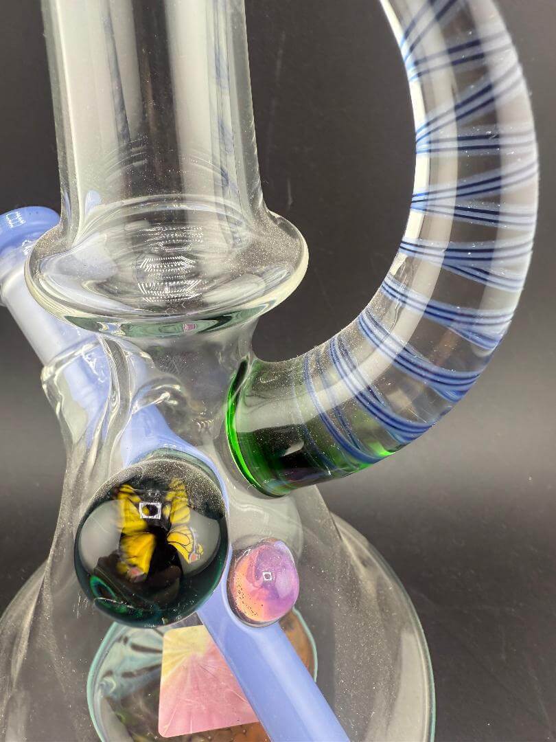 Brando Glass Mini Beaker - Line Worked Horn & Butterfly Millie w/ Teal Downstem 10mm 45° close-up detailing of horn and millie