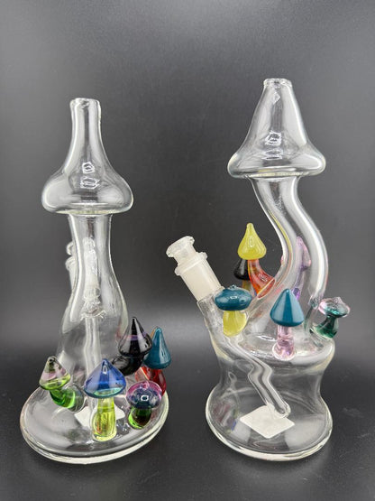 Brando Glass Mushroom Growth on Mushroom Rig 10mm 45° featuring colorful mushrooms and clear glass design.