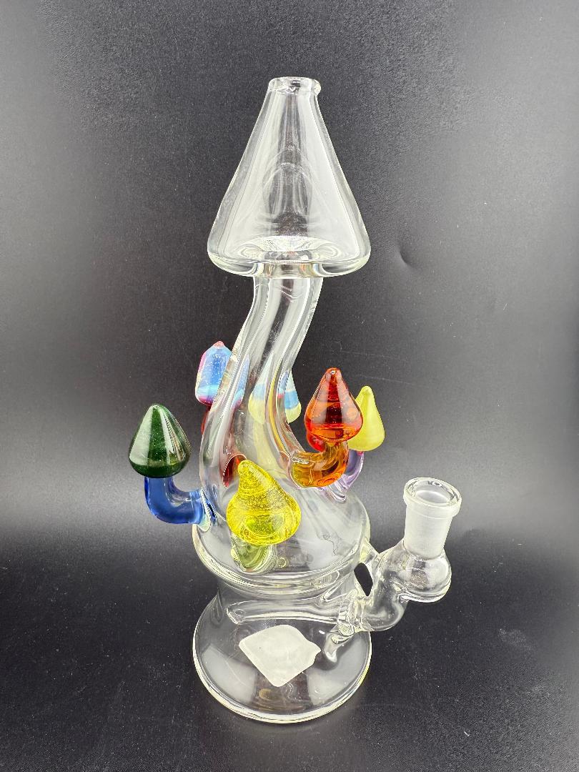 Brando Glass Mushroom Growth on Mushroom Rig 10mm 90° with colorful mushroom accents on clear glass.