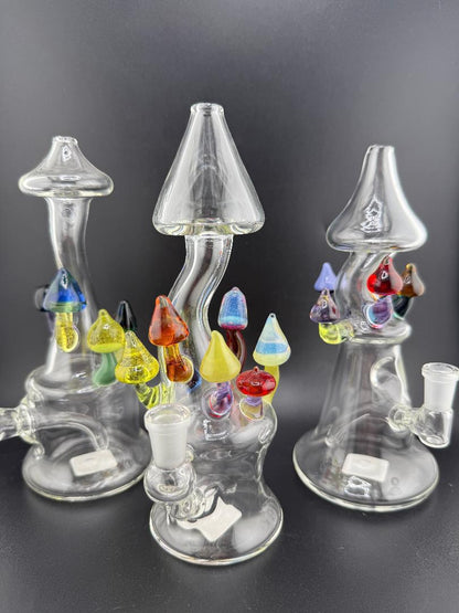 Brando Glass Mushroom Growth on Mushroom Rig 10mm 90° with rainbow-colored mushrooms - unique hand-blown glass art