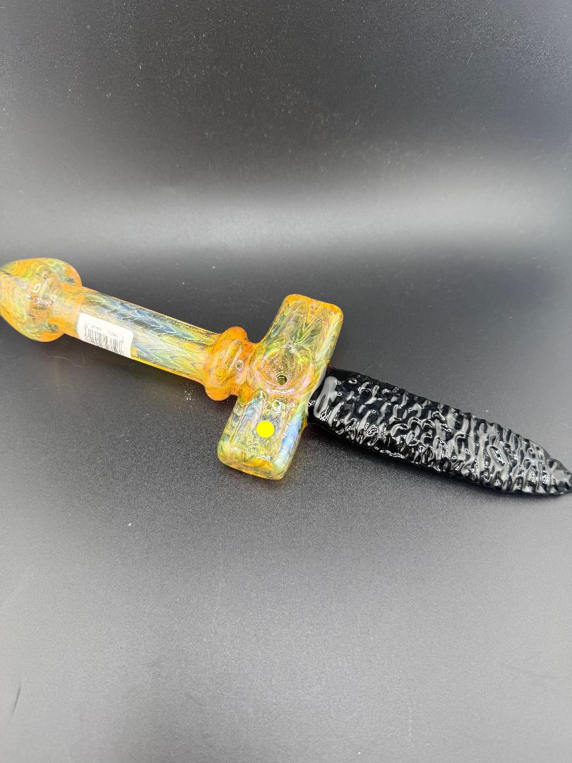 Crondo Glass Arrowhead Dagger Hand Pipe
