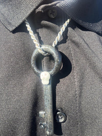 Filla John Key with Skull Pendant