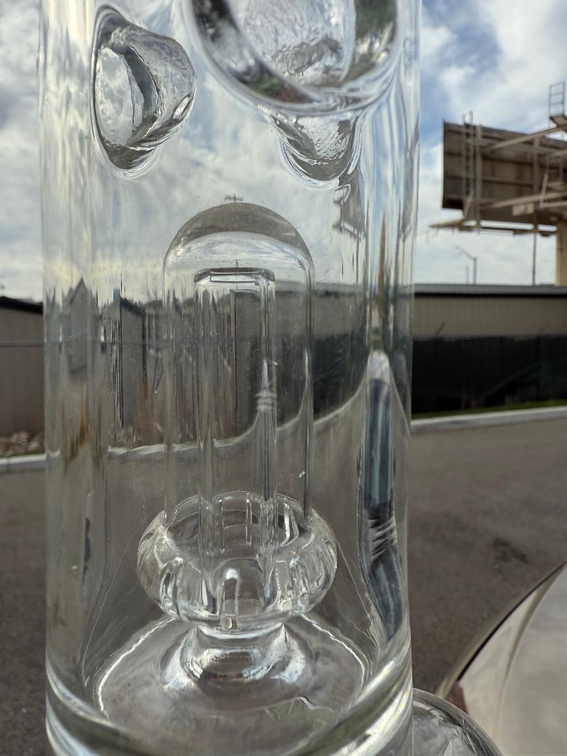 Compton Glass Zong 26" w/ Double Perk 14mm 45° close-up view showcasing the advanced percolation system.