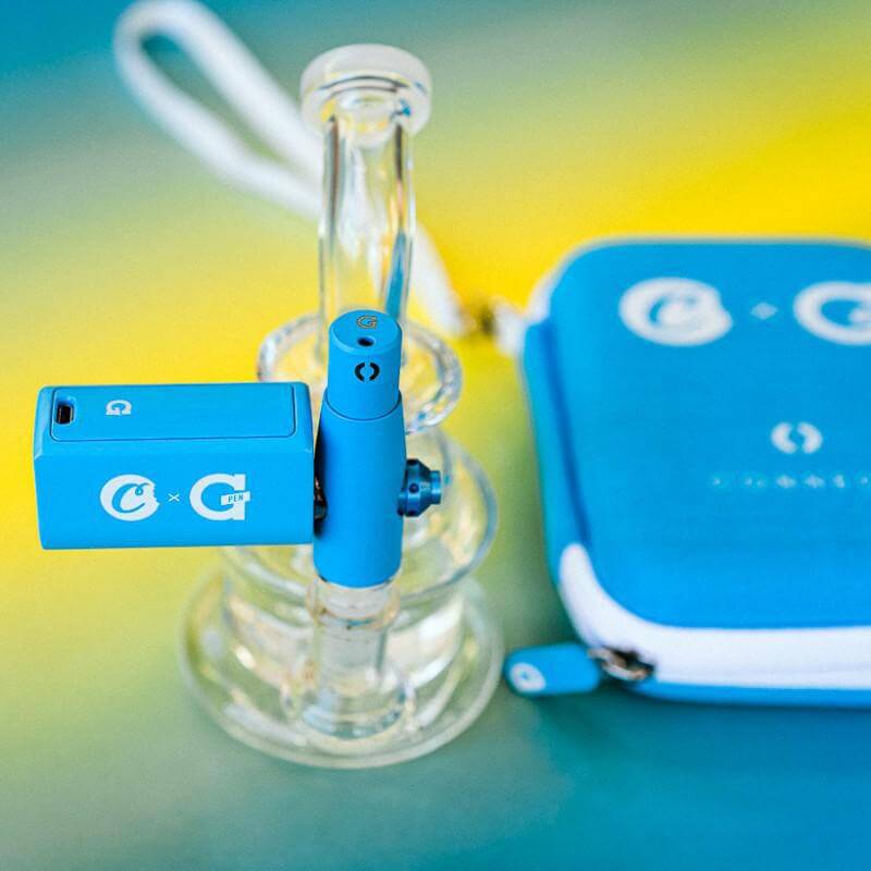 G Pen x Cookies Connect Vaporizer Kit (Coming Soon) in Cookies blue with vaporizer and travel case.
