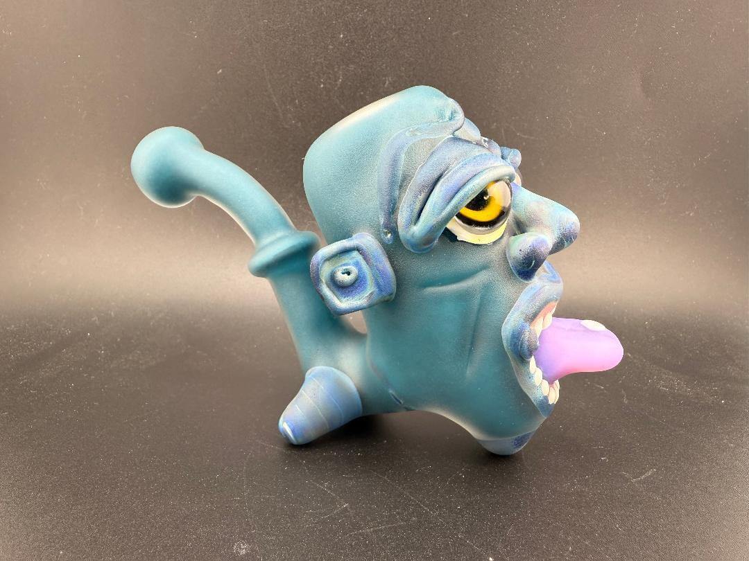Crondo Face Pipe Sherlock with a unique face design and vibrant colors, perfect for collectors and enthusiasts.