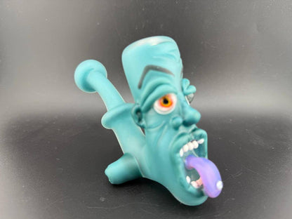 Crondo Face Pipe Sherlock with an artistic design and vibrant colors, featuring a humorous face sculpture.