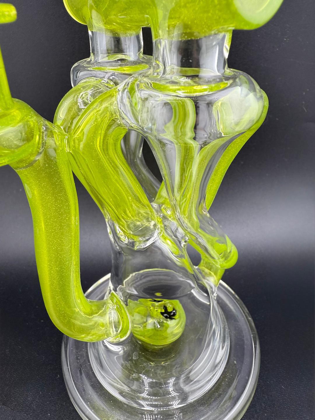 Domer Glass Double Recycler Green 10mm 90° featuring a unique dual recycling system and vibrant green design.
