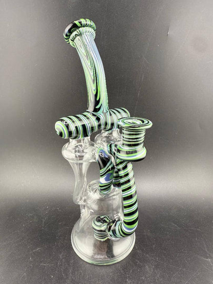Domer Glass Recycler - 2025 Double Tornado Black Green White Wig Wag 10mm 90° with dynamic design and colors.