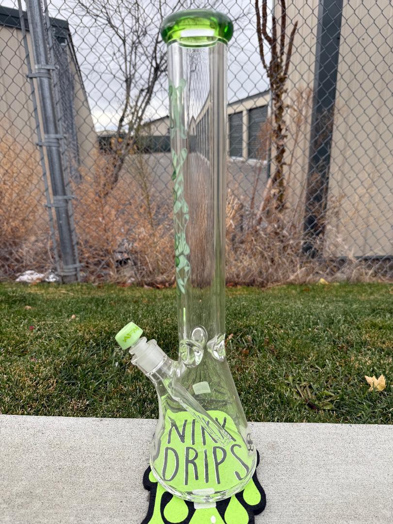 MAV Glass  9mm Thick 18" Beaker - Leafy