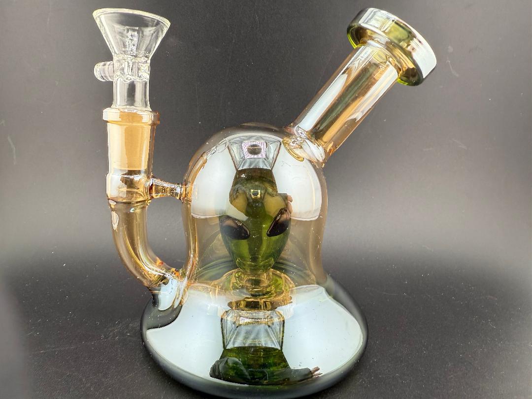 Electro Faded Alien Rig 6" 14mm 90° – Compact glass rig with vibrant colors and unique alien design.