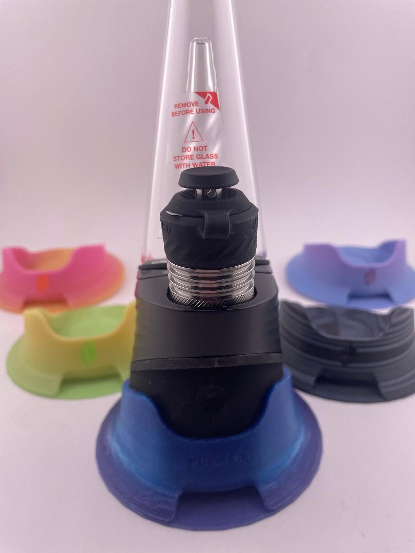 Puffco Peak Pro stabilizer base with color fade design, enhancing stability and style for a personalized setup.