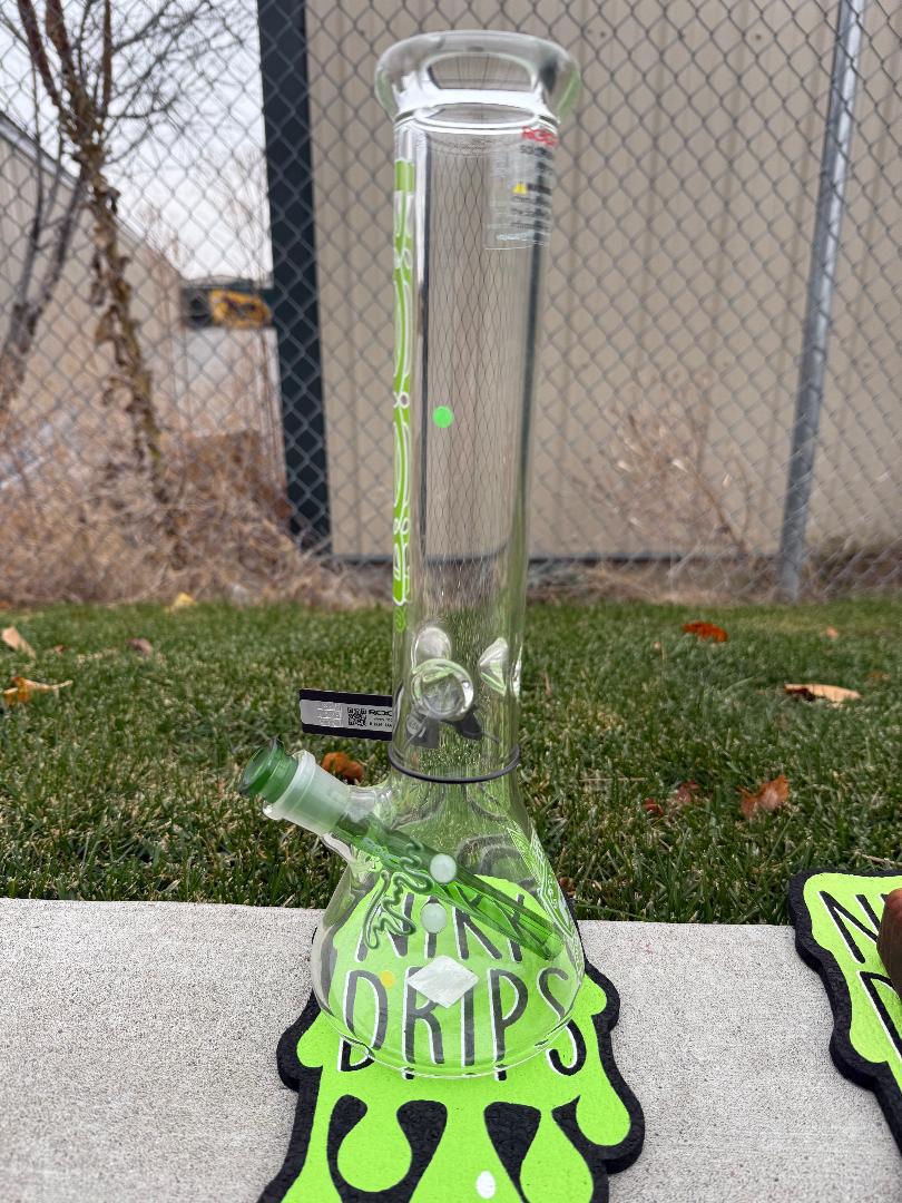 ROOR Glass 14" Beaker 50x5mm Thick Collector Series Beaker  w/ Color Matching Bowl & Wooden Stand - Green