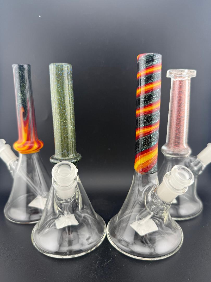 Filla John Glass Dichro Beaker 10mm 45° – Handcrafted glass beakers featuring unique colored accents.