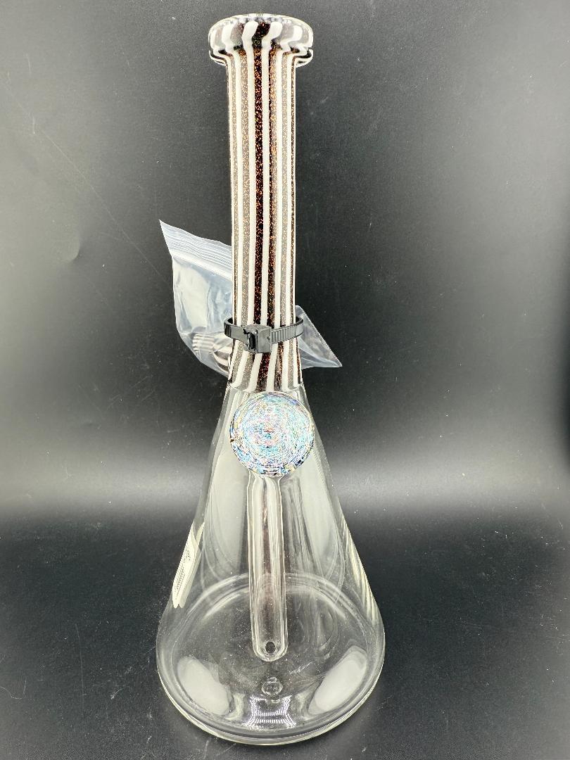 Filla John Glass Dichro Neck Beaker10mm 45° w/ Matching Cap showcasing a stunning design and craftsmanship.
