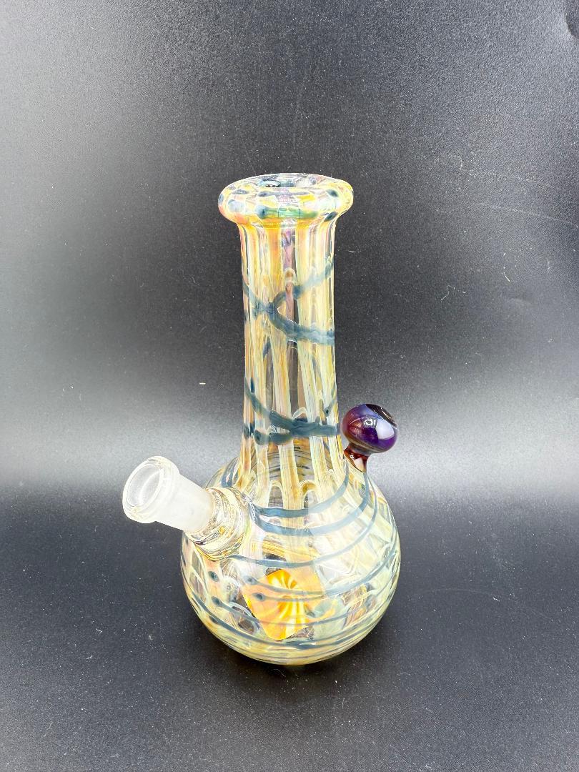 Filla John Mini Rig Wrap And Rake Beaker 10mm 45° | Colorful design with intricate detailing