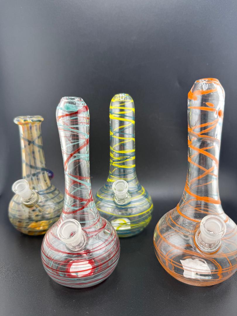 Filla John Mini Rig Wrap And Rake Beaker 10mm 45° - Colorful handcrafted glass mini rigs.