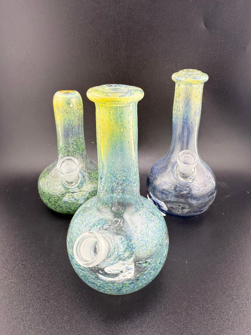 Filla John Mini Rig Wrap And Rake Beaker 10mm 45° - Handcrafted glass rigs in vibrant mixed frit colors.