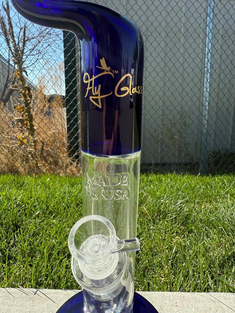 Fly Glass Curvie Zong Straight Tube Cobalt 14mm 45° with sleek design and durable construction.