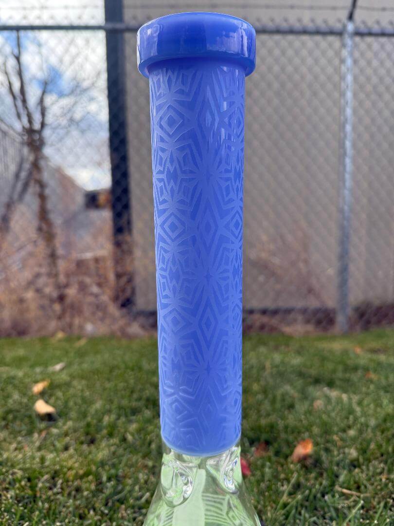 Import Frosted Stars Beaker 14mm 45° featuring a blue textured neck, designed for style and functionality.