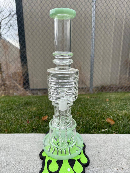 Import Slit Disk Perk Large Maria Straight Tube 14mm 90° in green, featuring slit disk percolator for enhanced smoking experience.