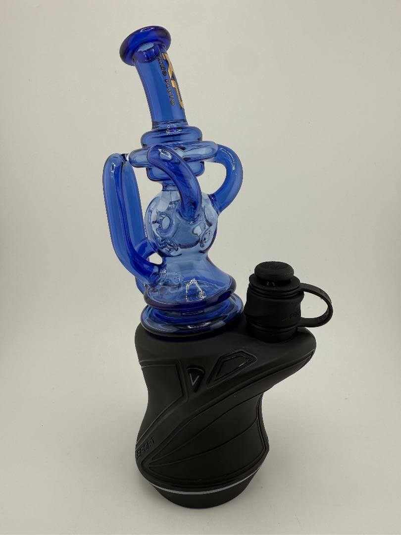 King Pluto Carta Top Tide Bringer in cobalt blue with black base, designed for smooth vaporization and style.