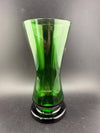 Mank Glass Cup / Pilsner Simple - Green showcasing elegant design and green hue against a dark background.
